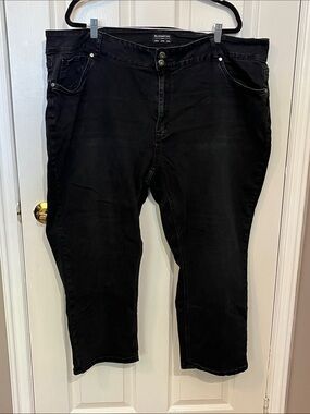 BloomChic Black Ankle Crop Jeans